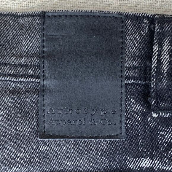 Men’s Size 32x32 Arketype Black Distressed Straight Leg Jeans Green Red Stripe - Picture 5 of 7